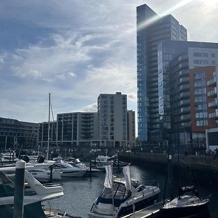 Ocean Village Marina 2 Bedroom Apartment With Balcony! Southampton Extérieur photo