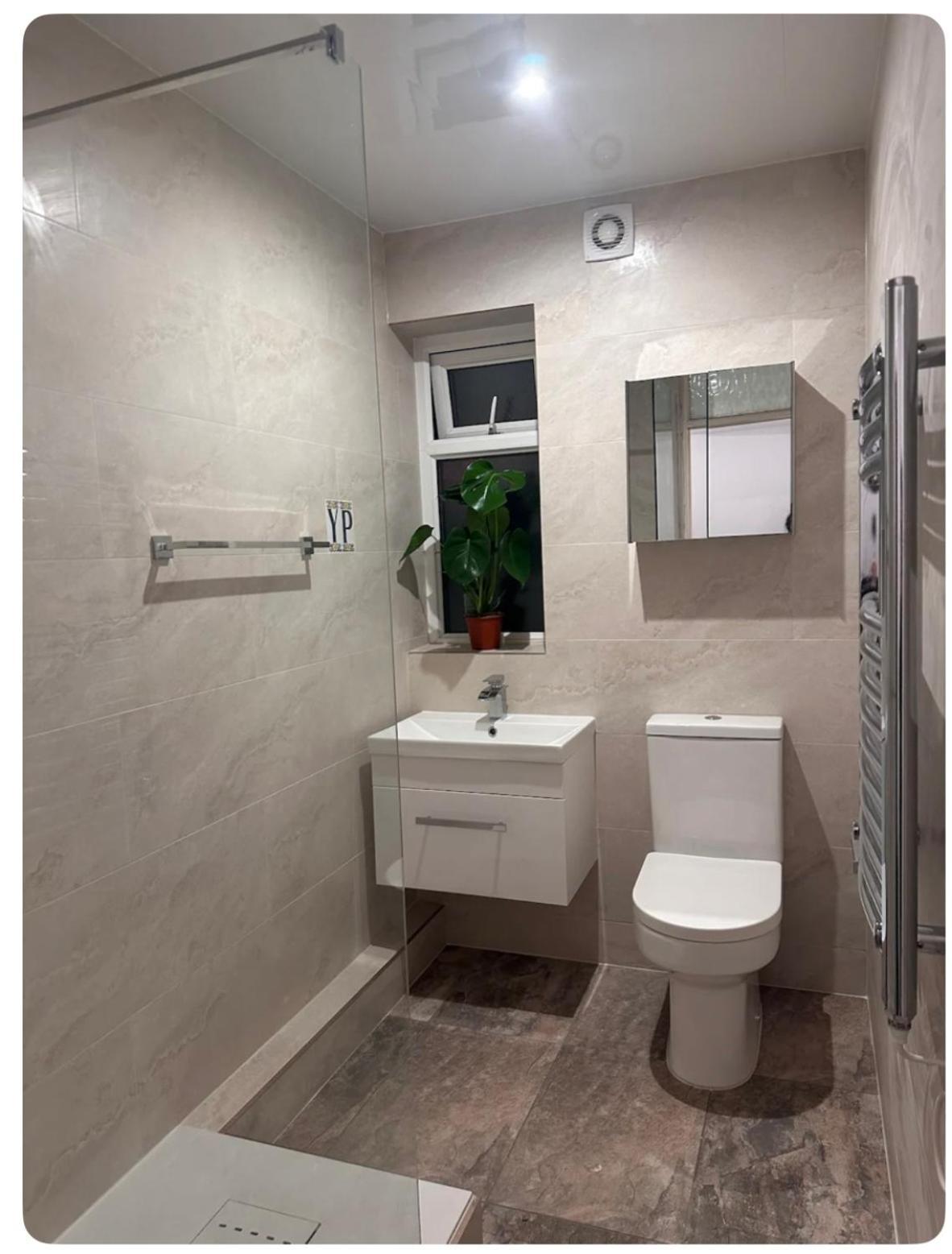 Ocean Village Marina 2 Bedroom Apartment With Balcony! Southampton Extérieur photo