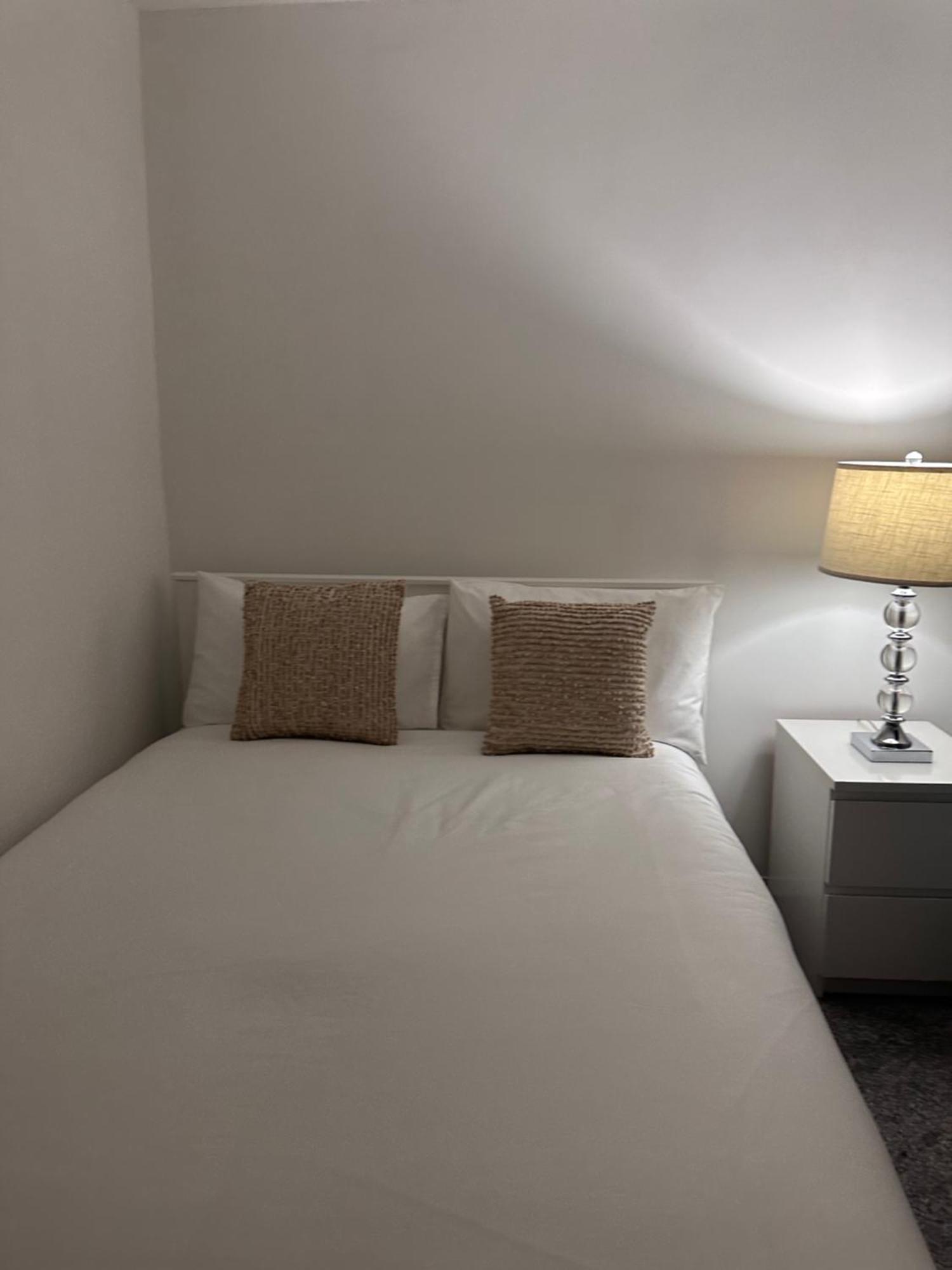 Ocean Village Marina 2 Bedroom Apartment With Balcony! Southampton Extérieur photo